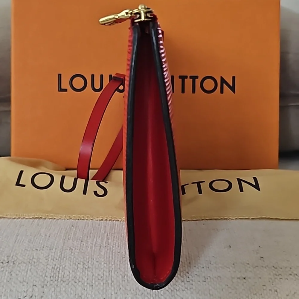 Louis Vuitton Epi Pouch - Picture 3 of 16
